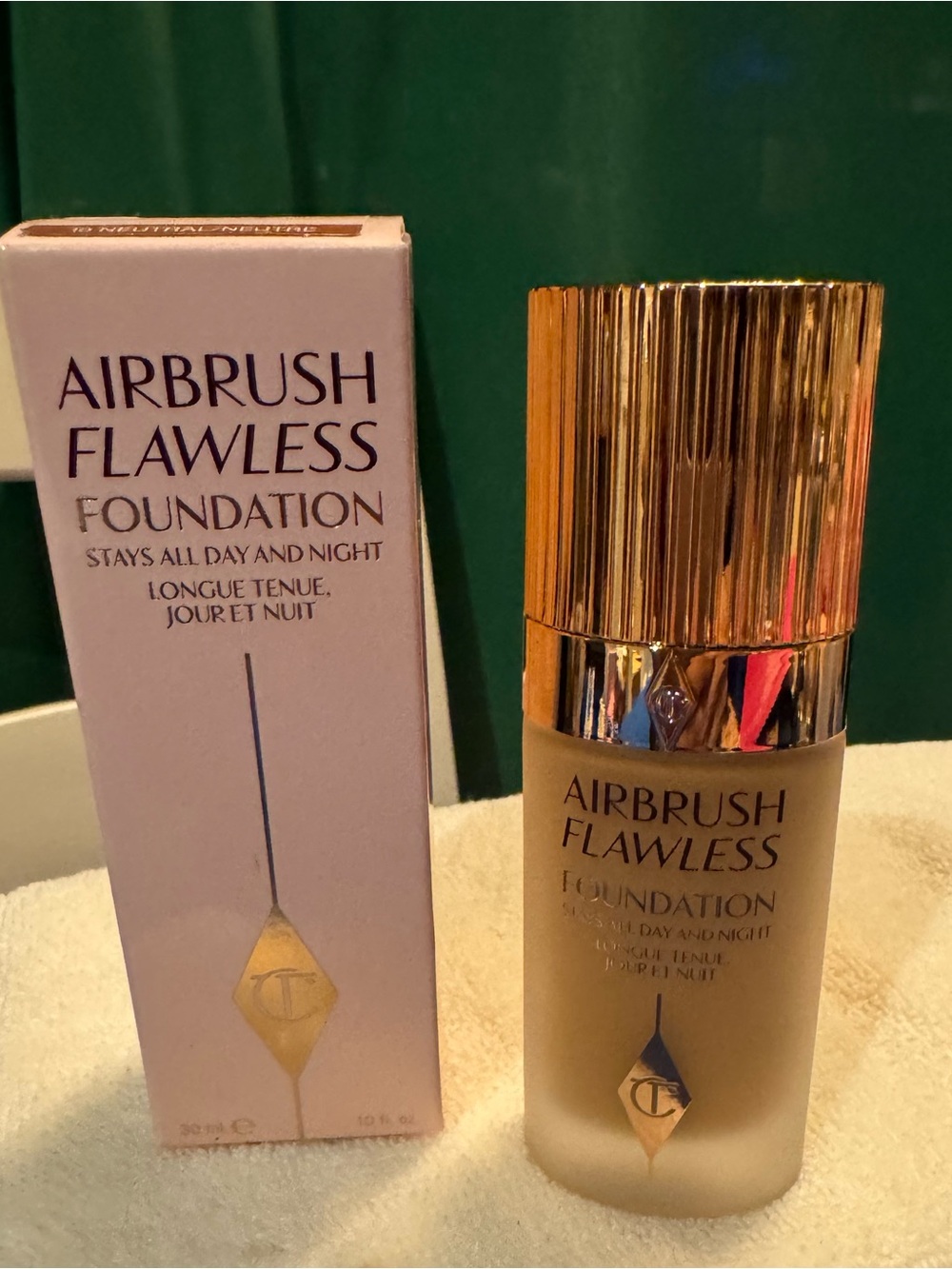 Charlotte Tilbury Airbrush Flawless Foundation - Sand (Gold Cap)